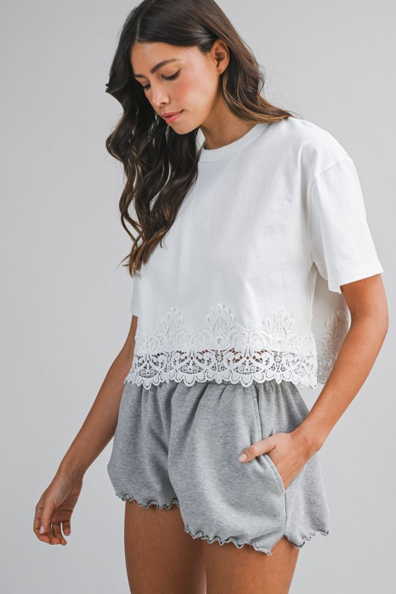 LACE TRIM CROPPED TEE