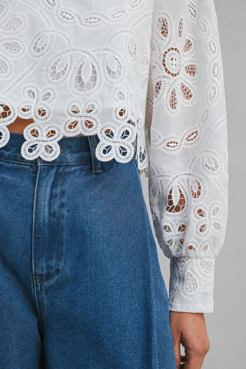 IVORY BLOOM EYELET TOP