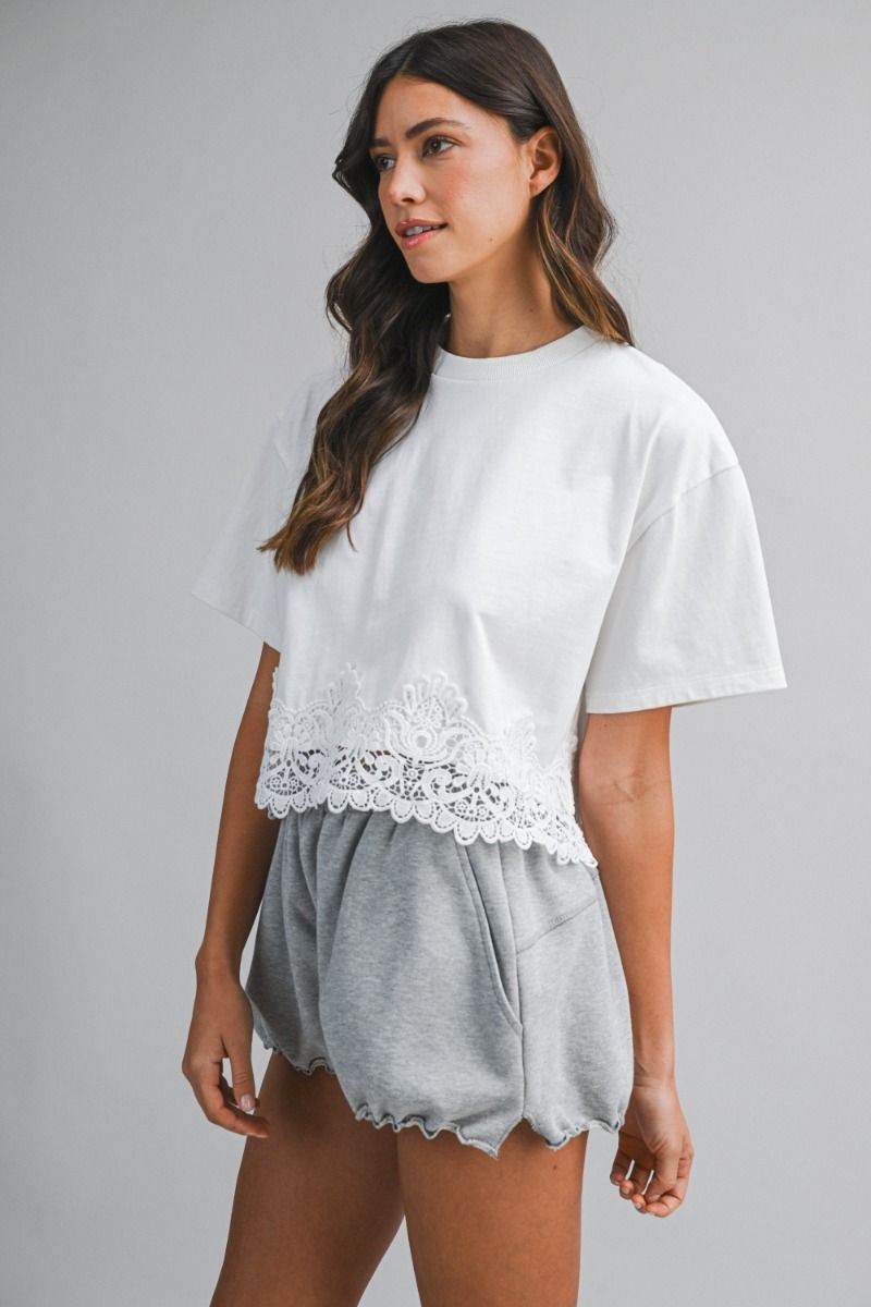 LACE TRIM CROPPED TEE