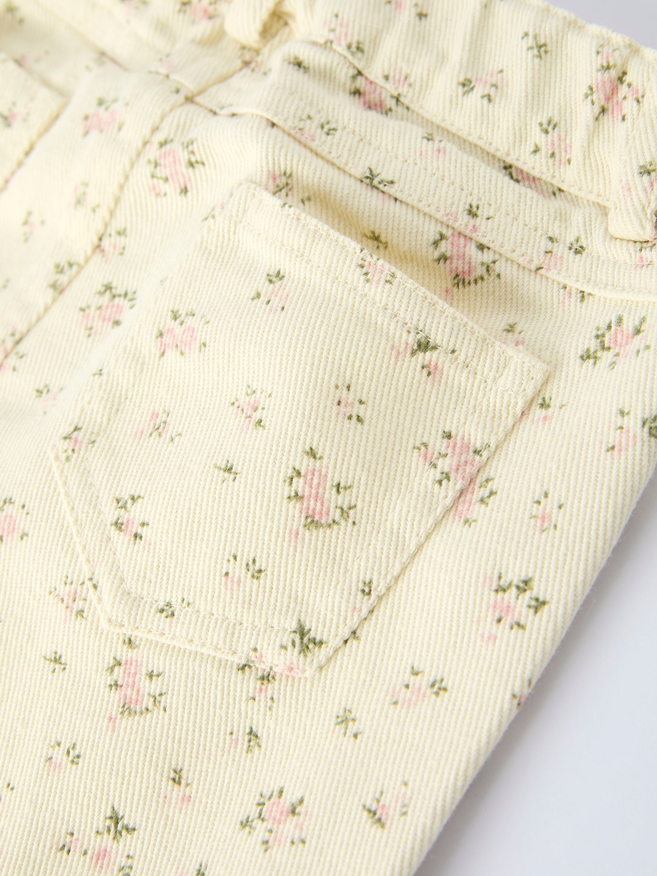 Conjunto de falda vaquera y top de manga corta con estampado de flores y letras para niña