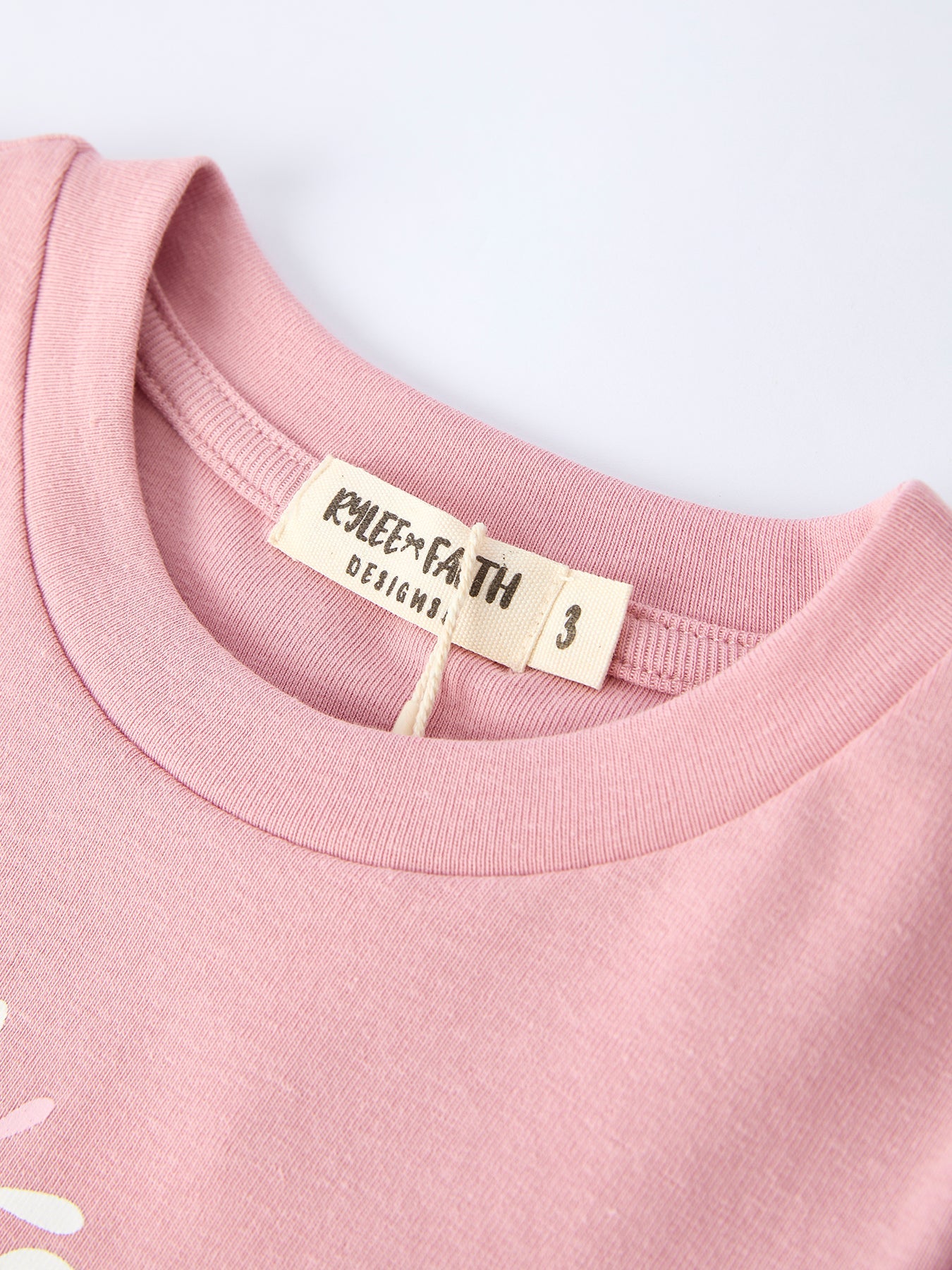 Conjunto de falda vaquera y top de manga corta con estampado de flores y letras para niña