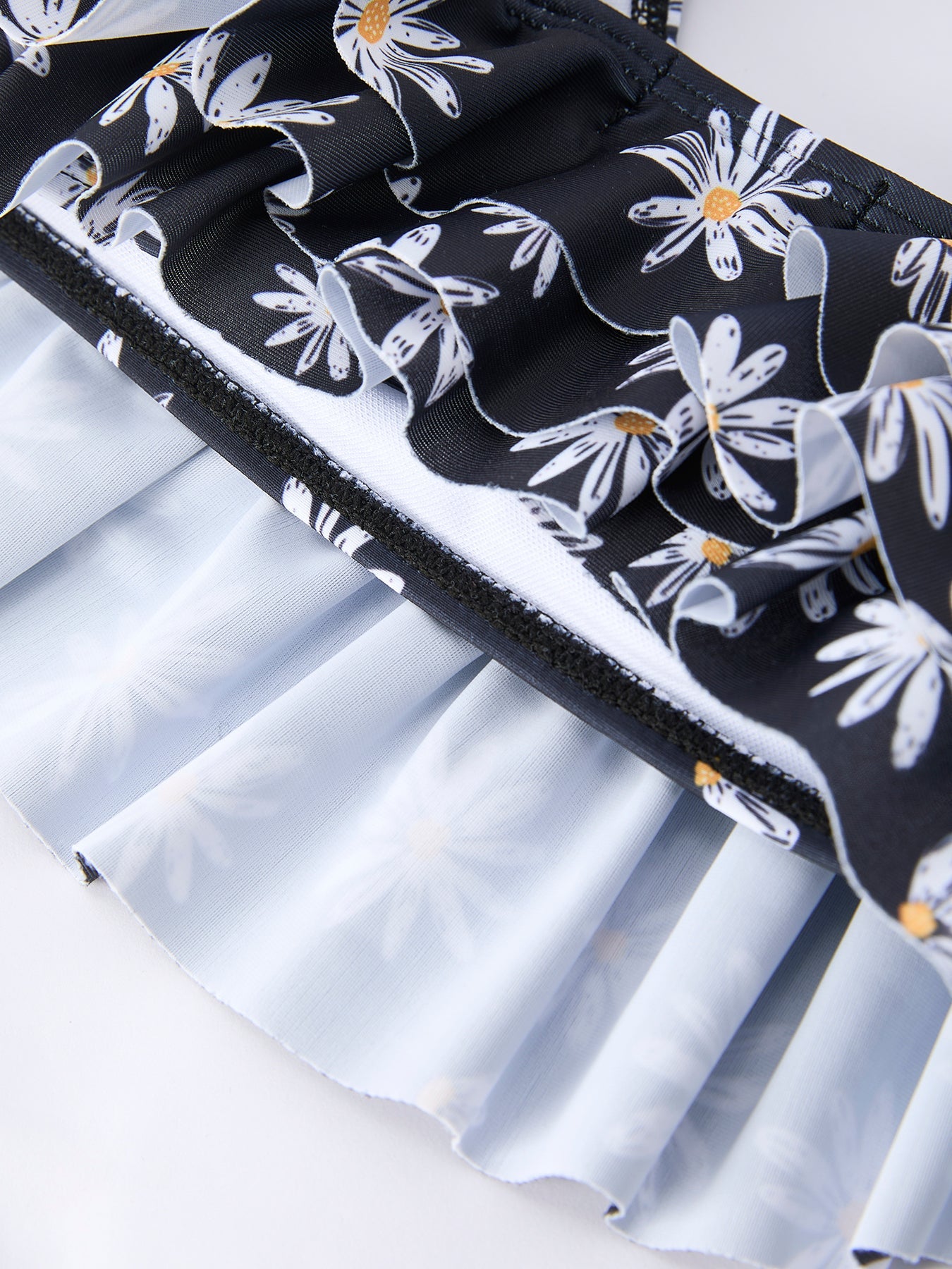 Conjunto de traje de baño de dos piezas y pareo floral negro de verano para niña