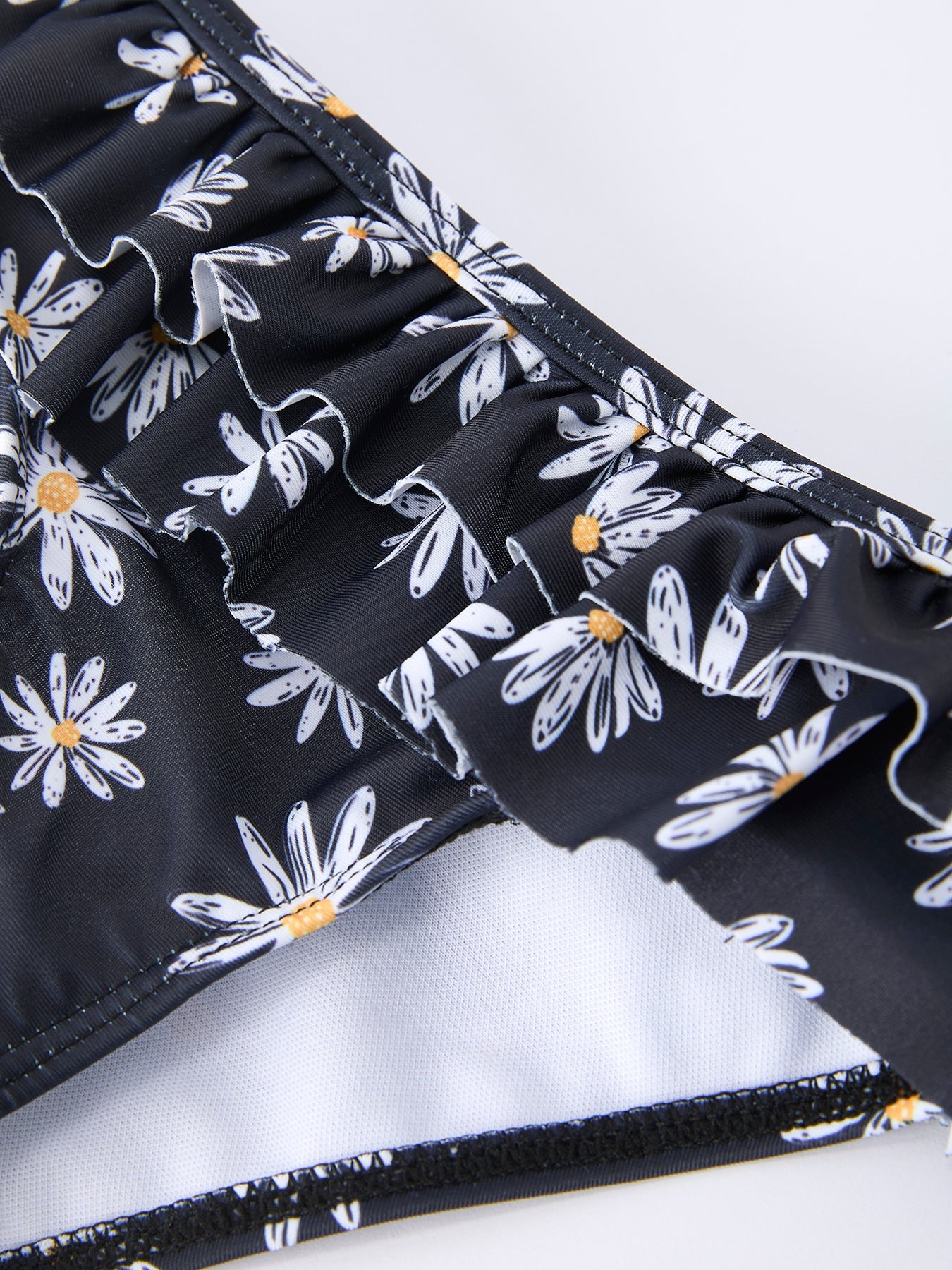 Conjunto de traje de baño de dos piezas y pareo floral negro de verano para niña