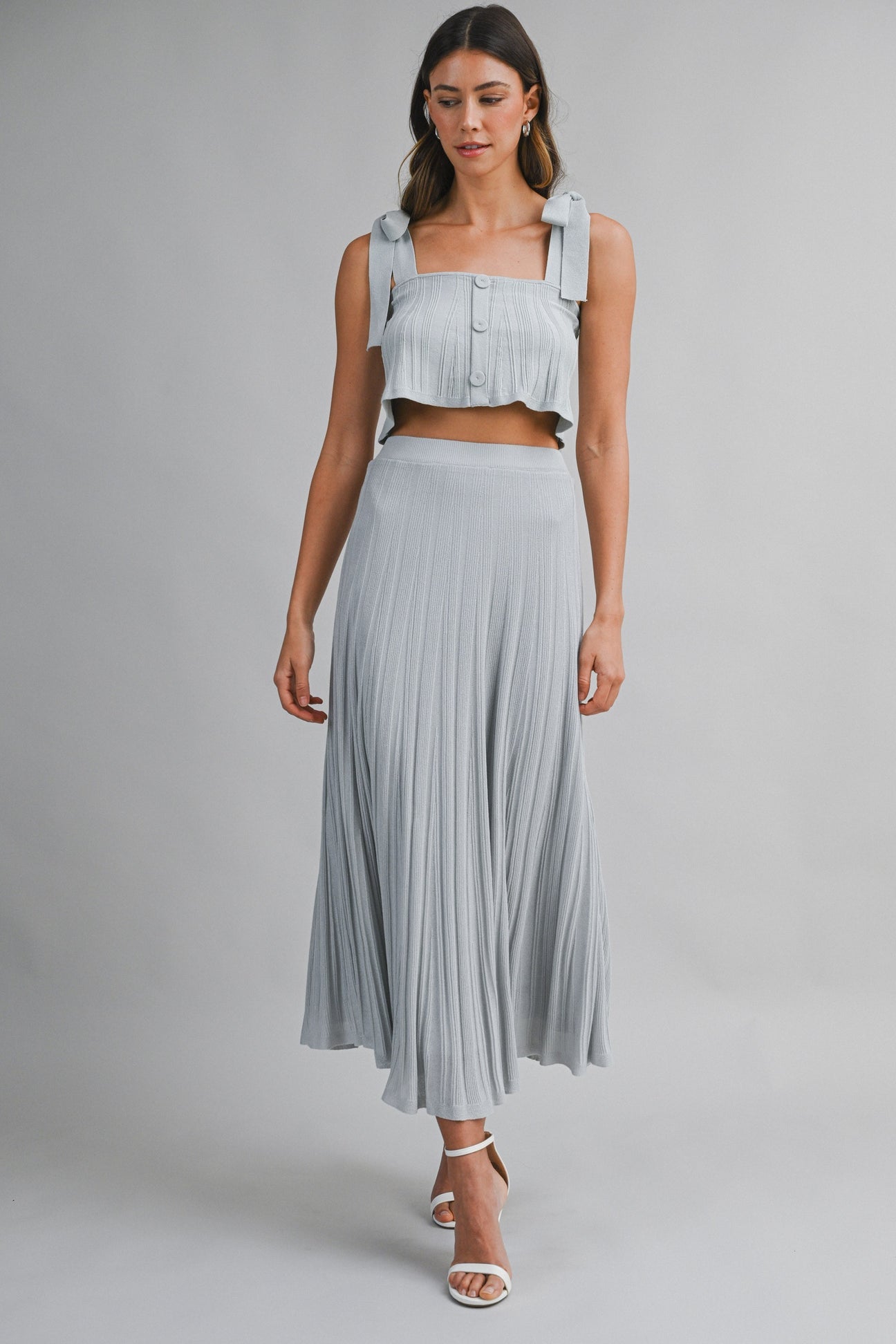 CONJUNTO DE FALDA MIDI PLISADA DE PUNTO CON TOP DE TIRANTES PARA ATAR EN EL HOMBRO