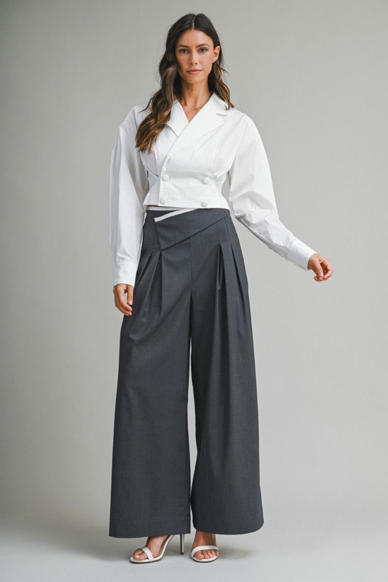 BLUSA CRUZADA CORTA ENTALLADA