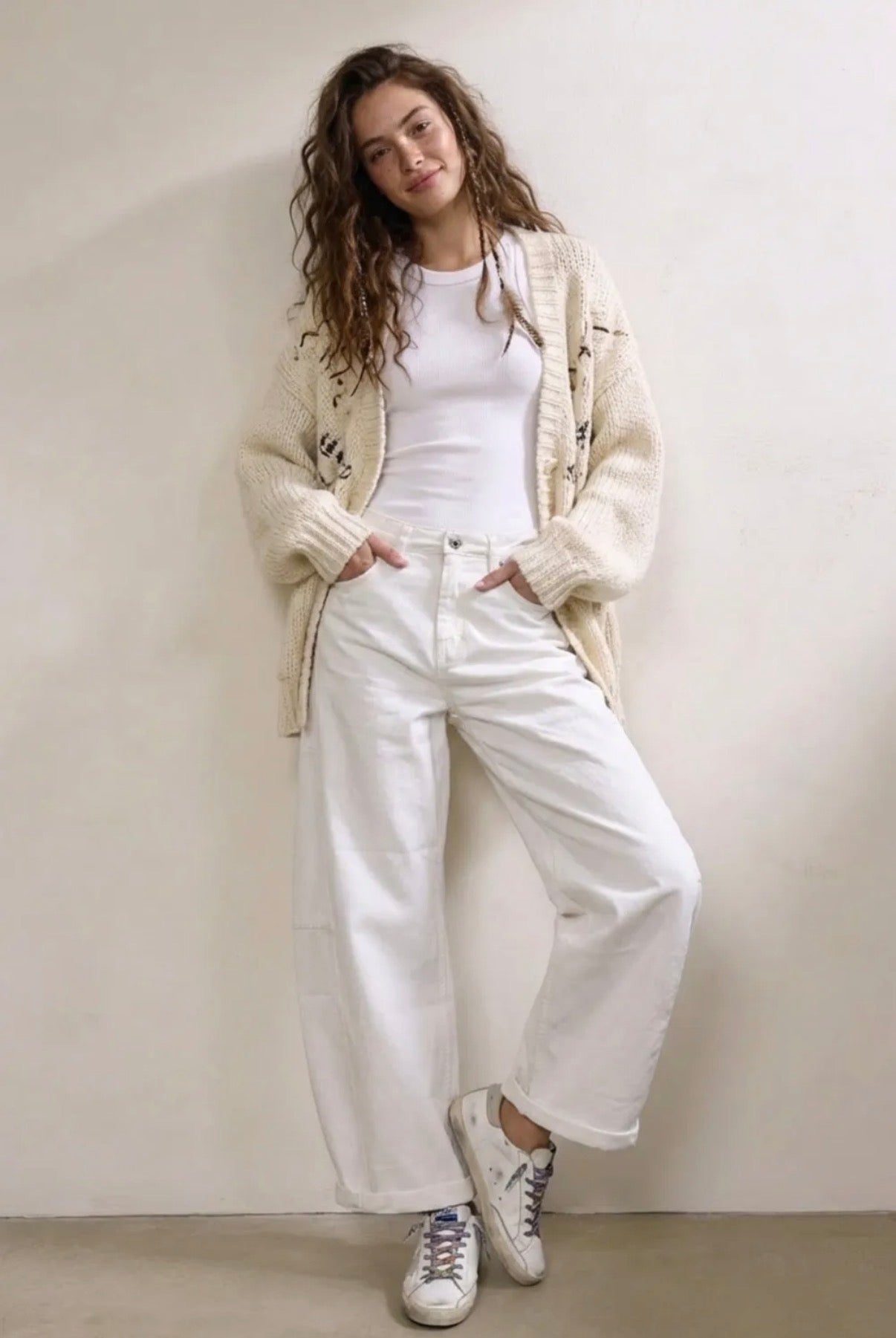 PANTALONES ANCHOS DE BARRIL BLANCOS RELAJADOS