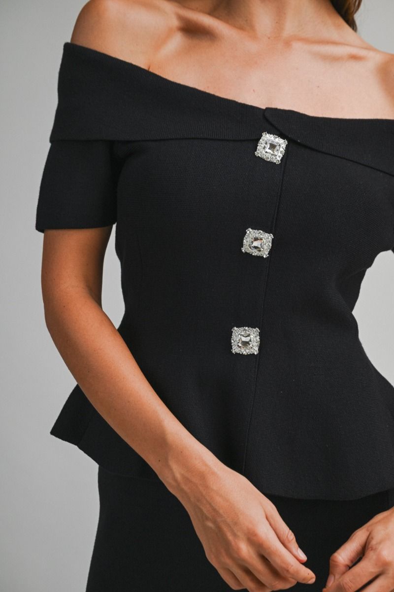 CONJUNTO MIDI PEPLUM CON HOMBROS DESCUBIERTOS