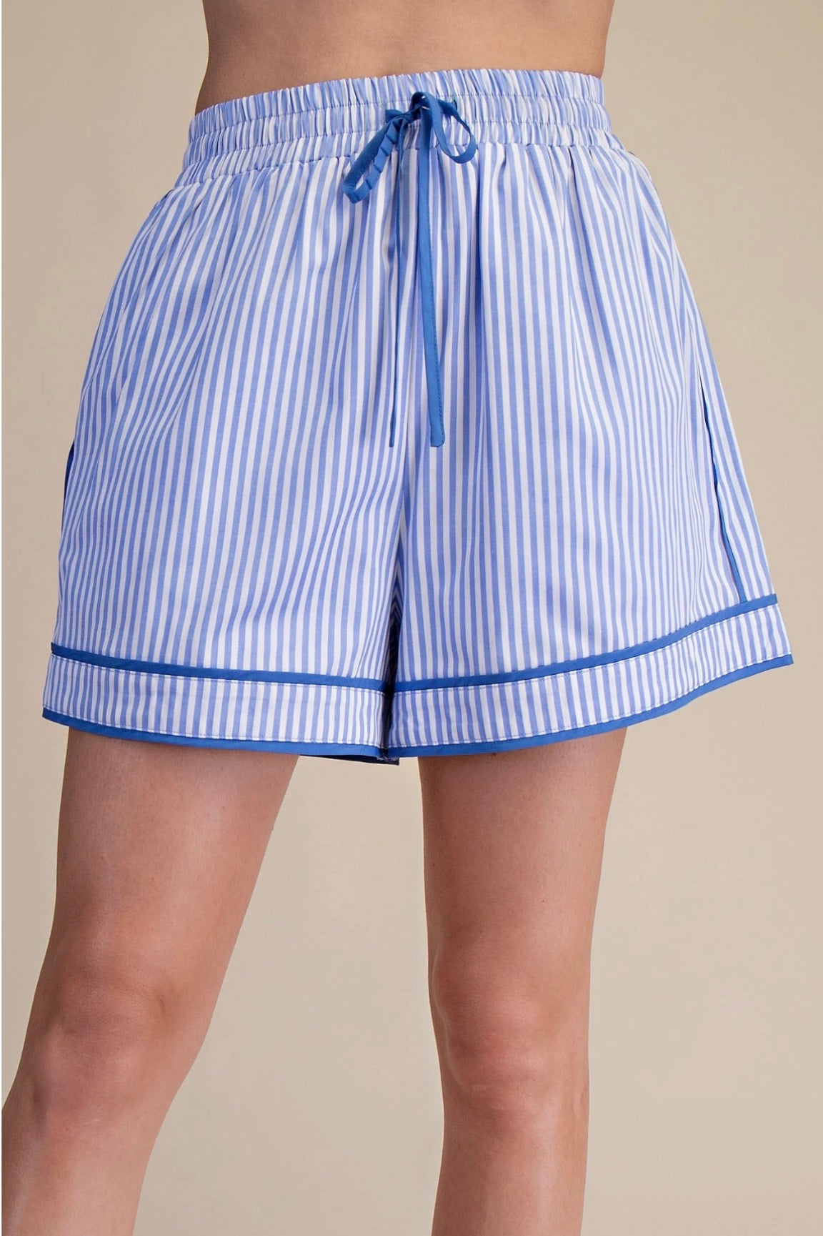 CONJUNTO BORDADO RAYAS AZULES