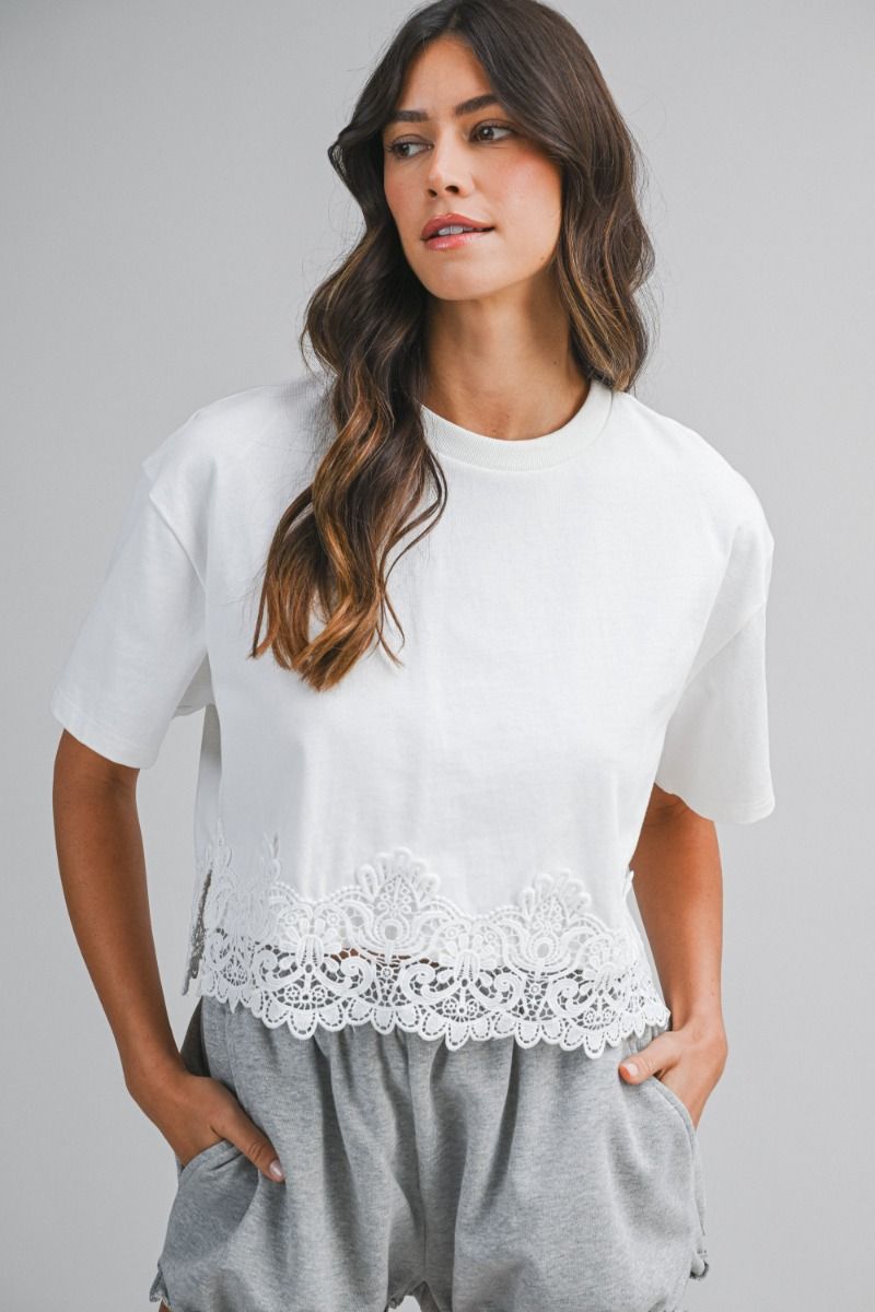 LACE TRIM CROPPED TEE