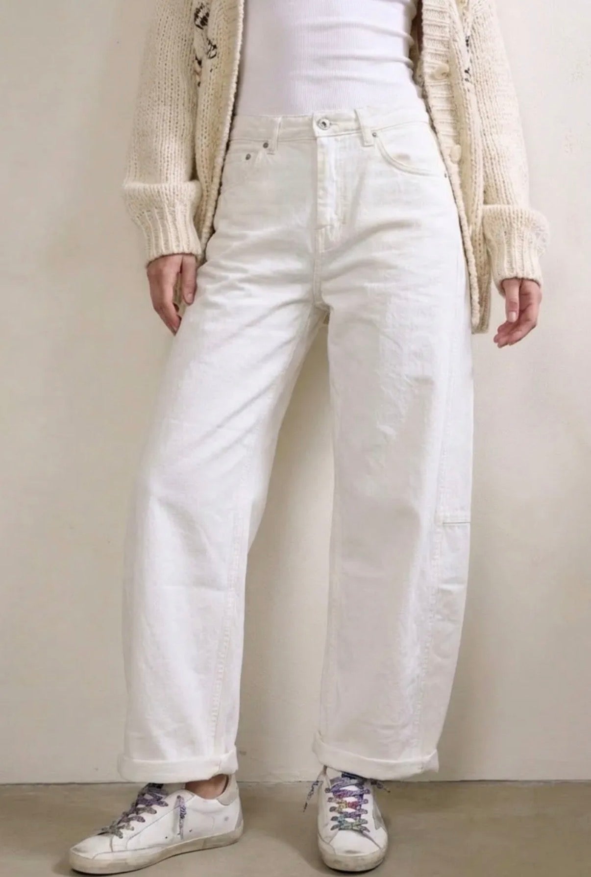 PANTALONES ANCHOS DE BARRIL BLANCOS RELAJADOS