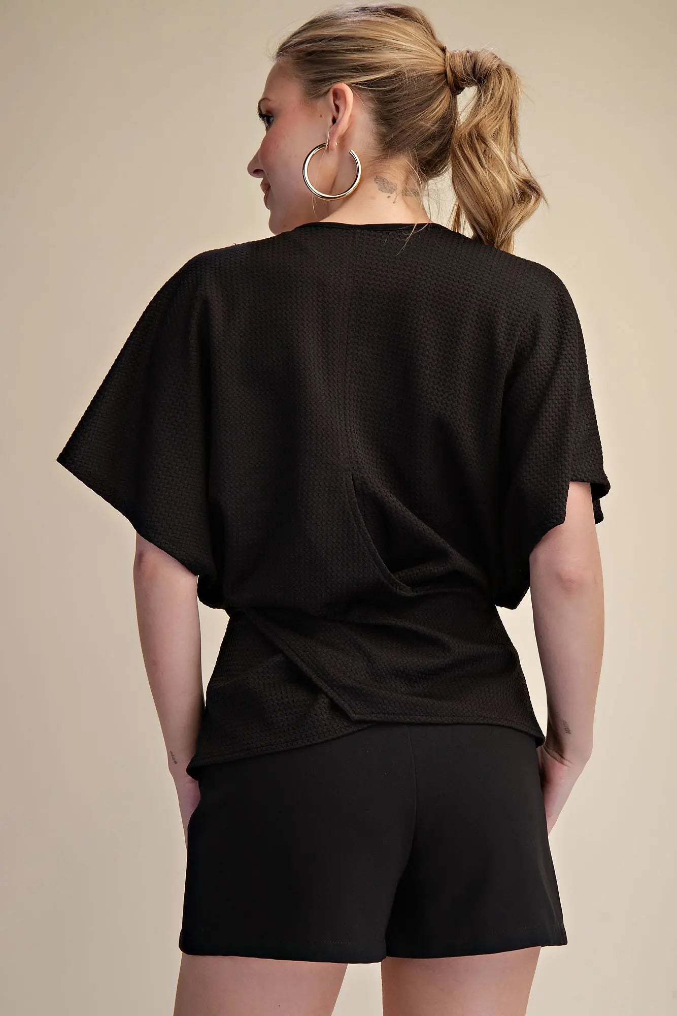 BLACK TEXTURED TWIST BLOUSE