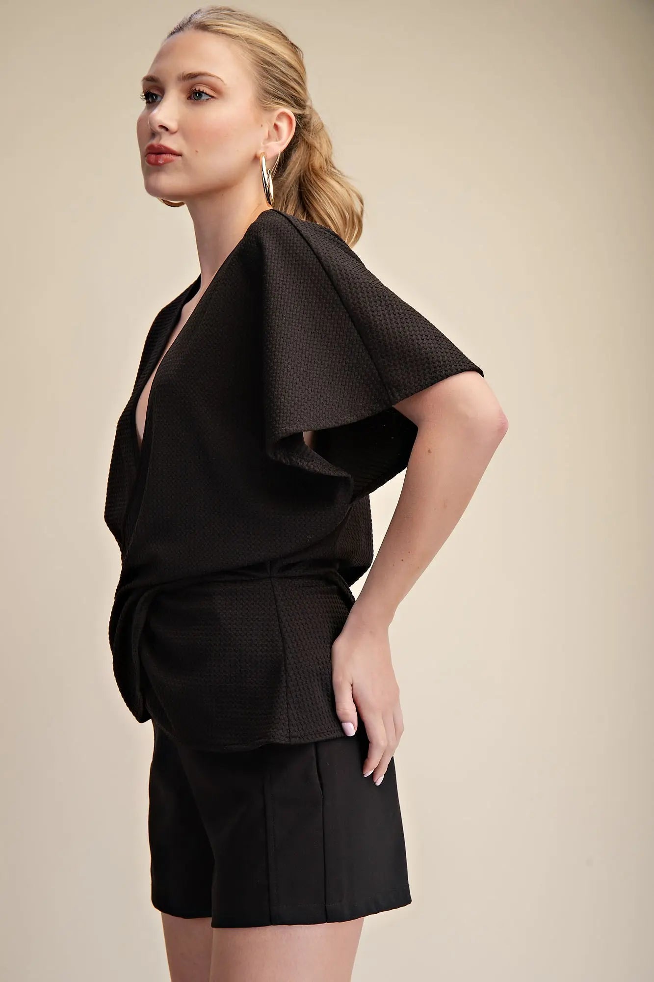 BLACK TEXTURED TWIST BLOUSE