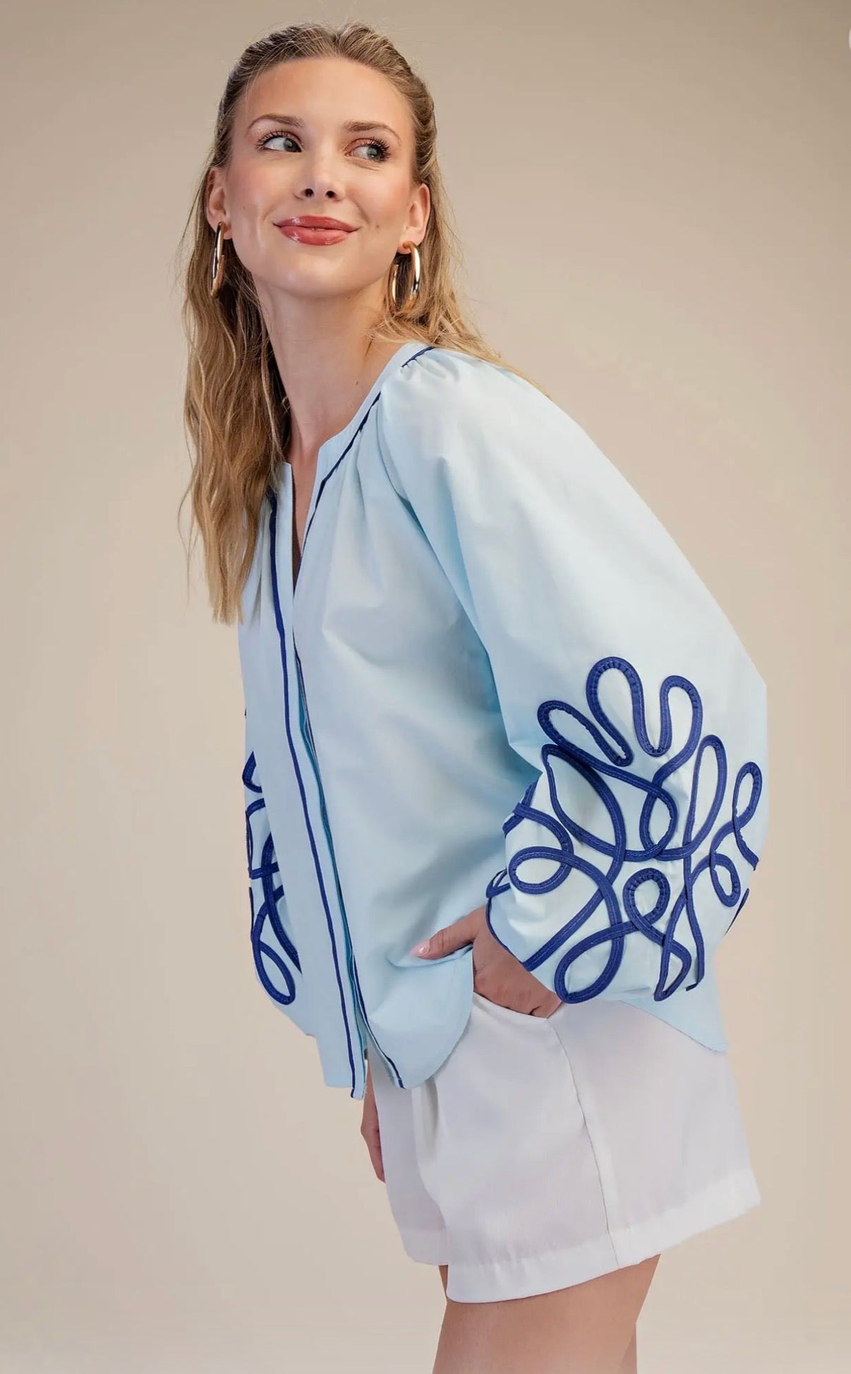 BLUSA DE MANGA FAROL BORDADA CON SOUTACHE
