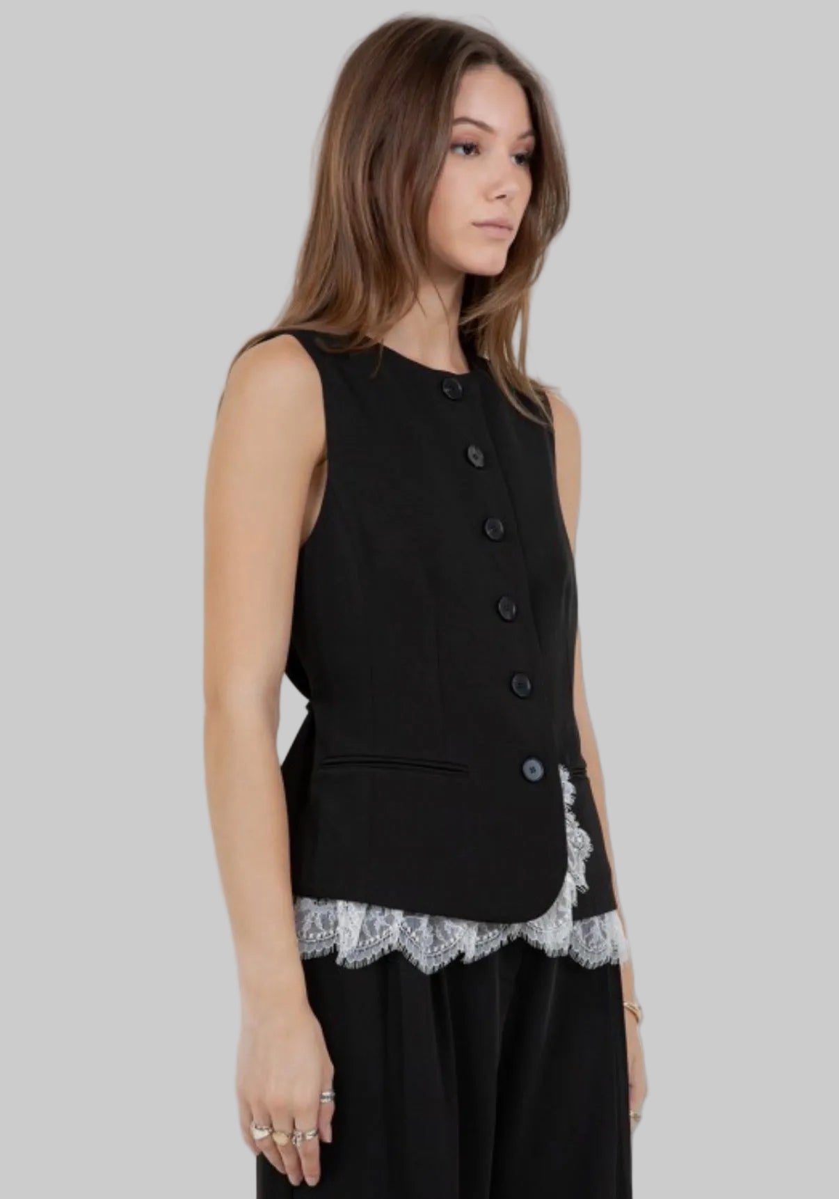 SOFT STRUCTURED LACE TRIM VEST