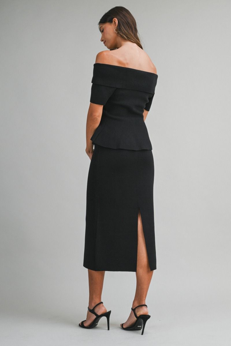CONJUNTO MIDI PEPLUM CON HOMBROS DESCUBIERTOS