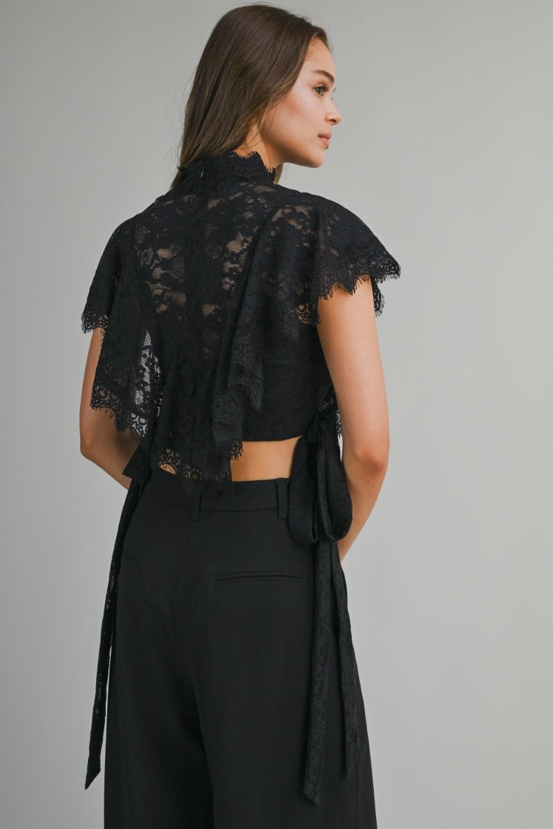 VINTAGE LACE RUFFLE TOP