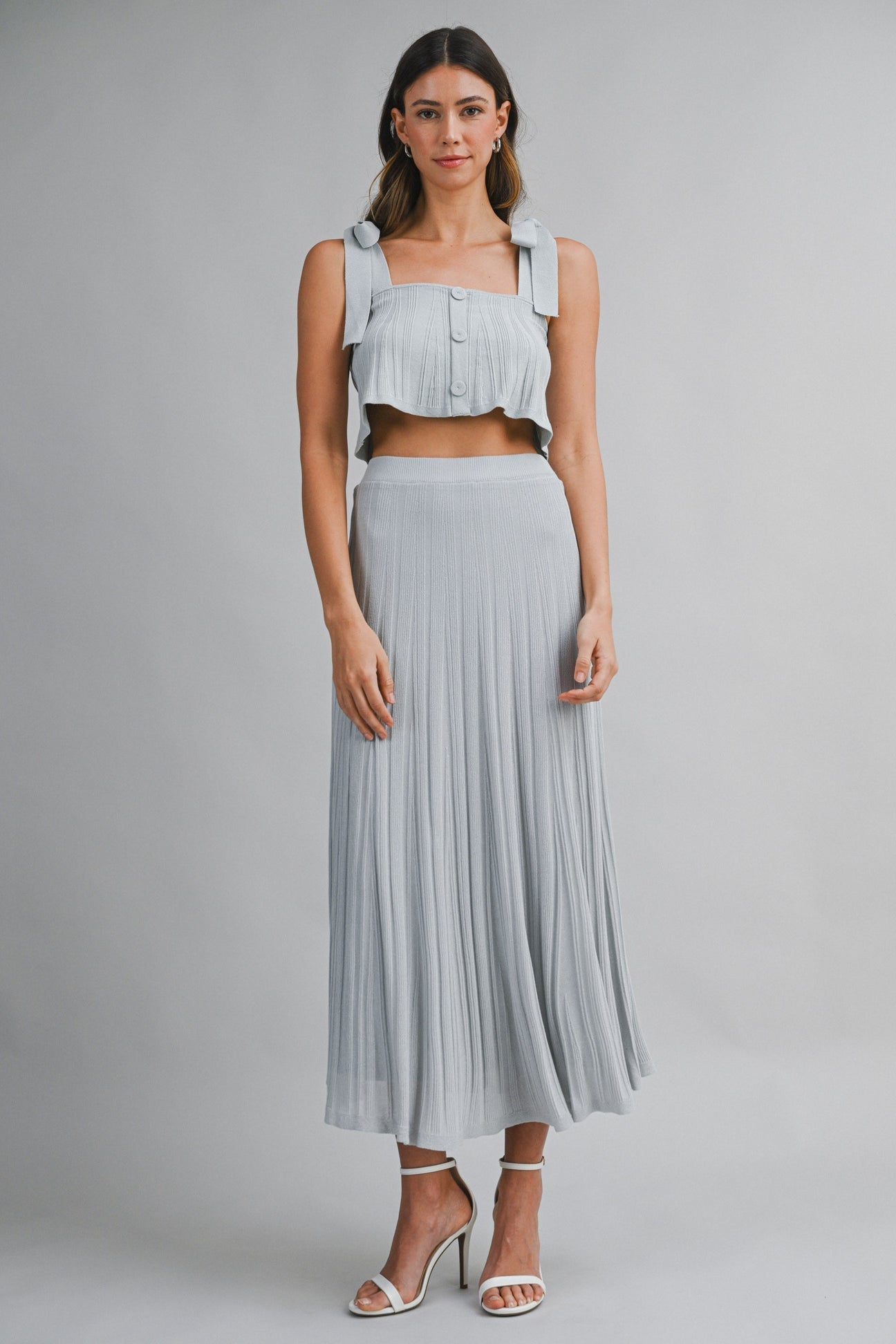 CONJUNTO DE FALDA MIDI PLISADA DE PUNTO CON TOP DE TIRANTES PARA ATAR EN EL HOMBRO