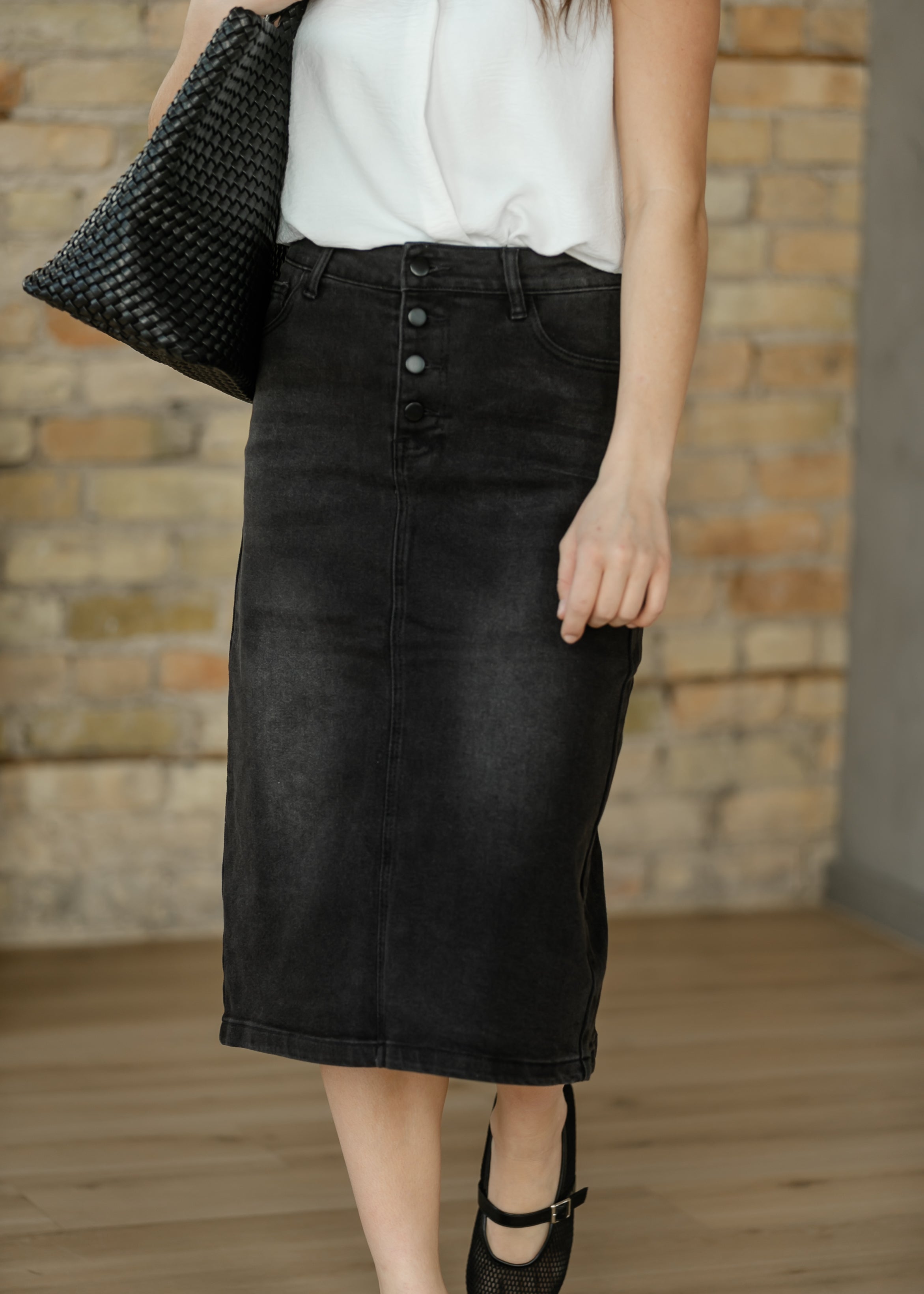 Falda midi de denim negro