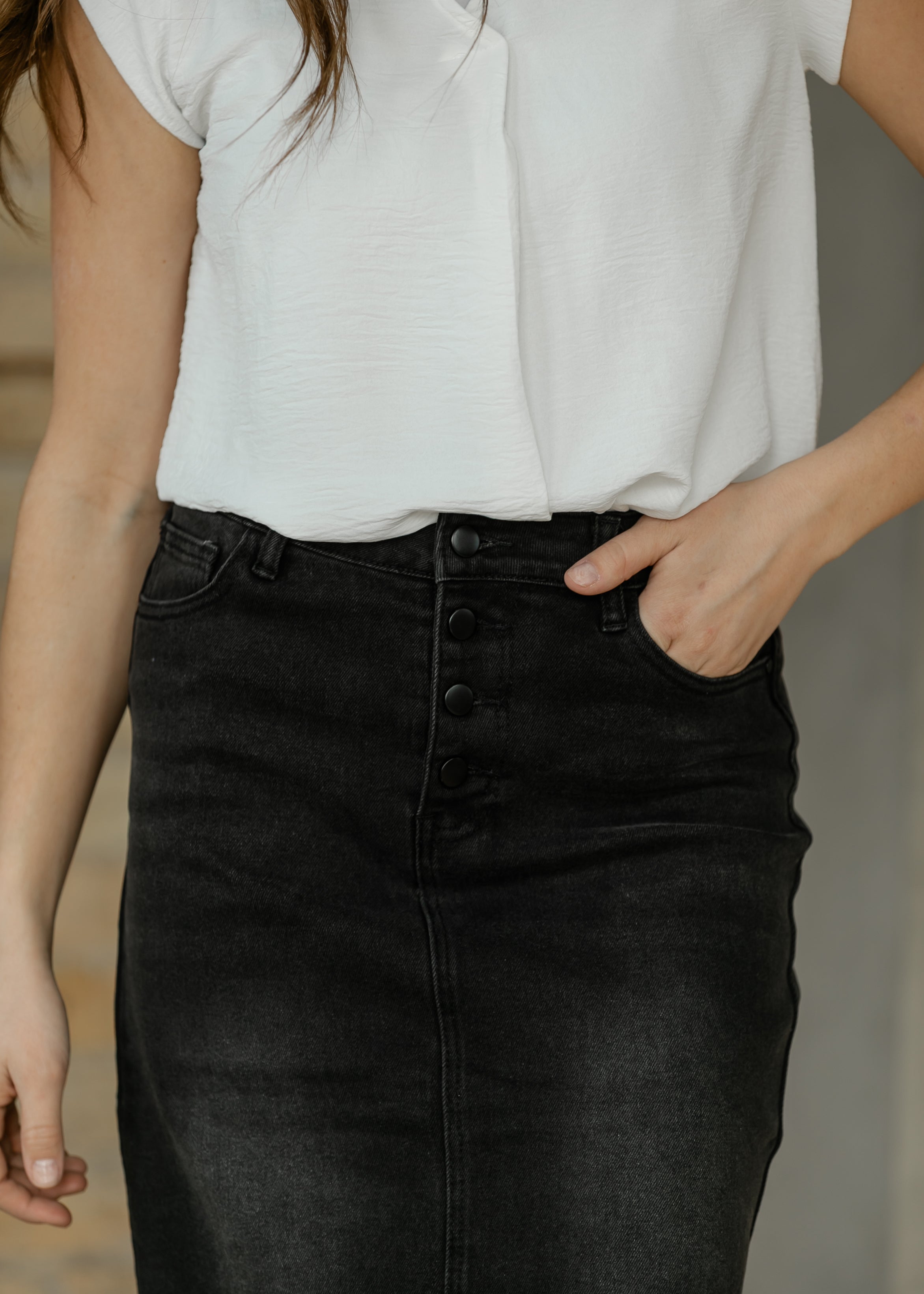 Falda midi de denim negro